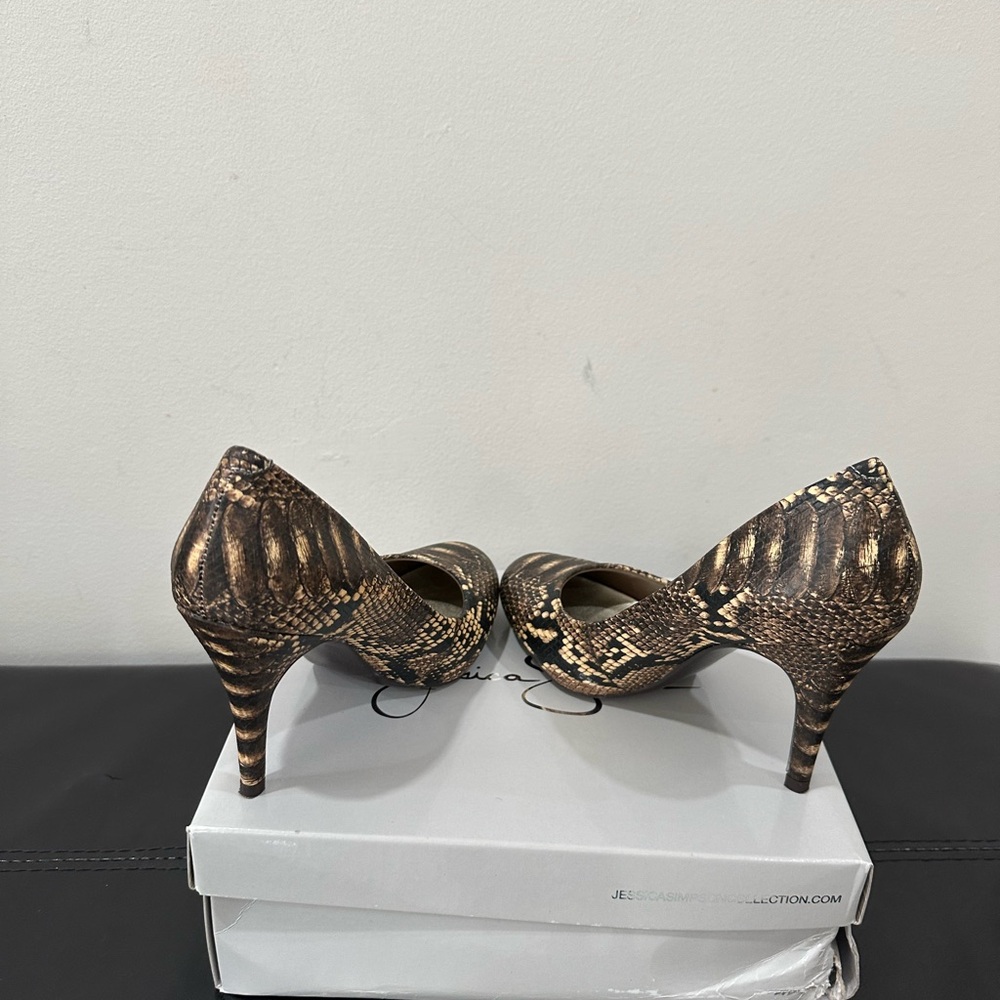 Jessica Simpson Heels Size 6.5 - Picture 5 of 8